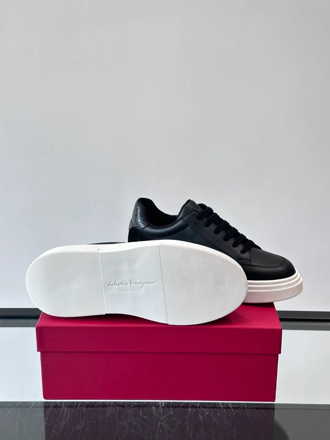 Men's men's shoes 💰440 [New style] 🏃‍♂️🏃‍♂️[Ferragamo] Ferragamo - High-end quality original order·Casual sports shoes -Upper: 🔝Nappa calfskin, suede calfskin, shoe body. Sewing brand totem, tongue air pressure brand logo -Inner: water-dyed cowhide -Outsole: ultra-light TPU foam rubber; molded outsole -Ultra-high quality control and fine workmanship: outstanding (high-end, extravagance, grade) -Size: 38-45 (46, can be customized)